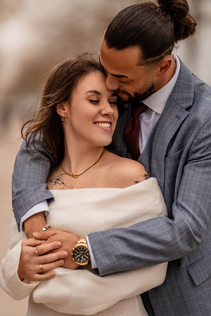 Couple Shooting Köln Herbst – romantisches Paarportrait in der Stadt © Chirlyart