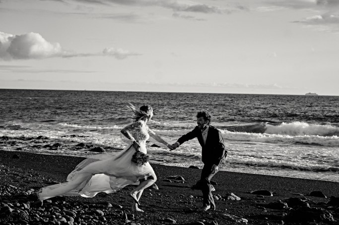 Hochzeit Teneriffa – Braut Portrait warmes Sonnenlicht, Atlantik Kanaren © Chirlyart