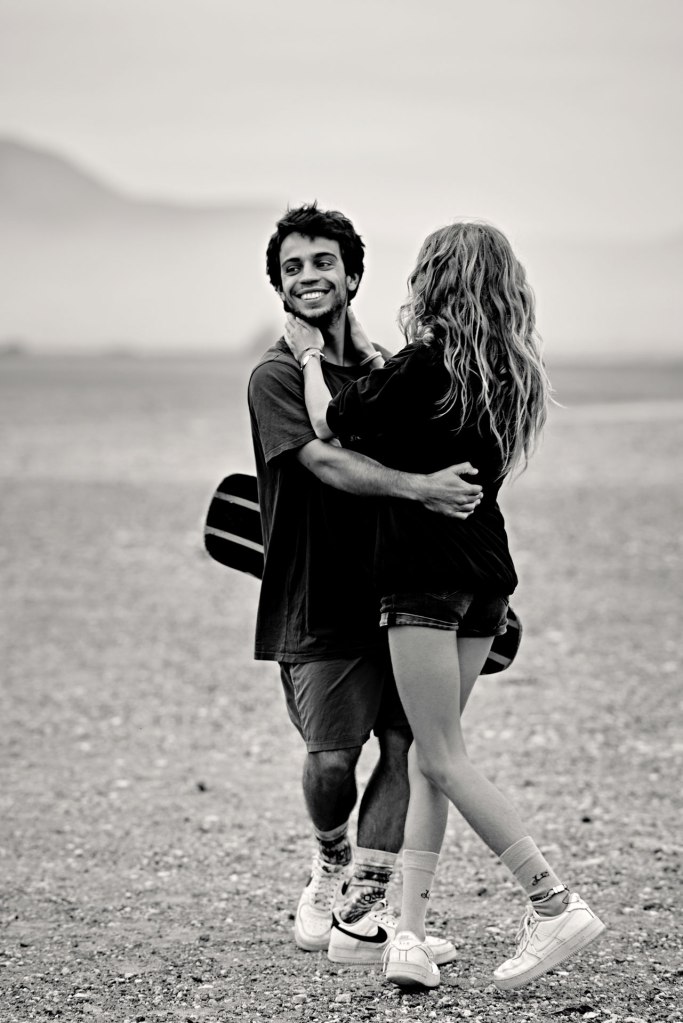 Skateboard Portrait Kanaren – Mann und Frau auf Boards, Fuerteventura Lifestyle Shooting © Chirlyart