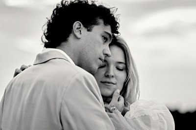 Elopement Algarve Portugal – dramatische Küstenlandschaft bei Sonnenuntergang © Chirlyart